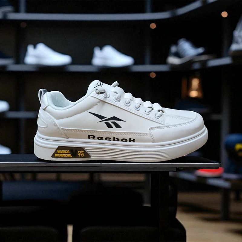 307 - White Reebok Sneakers — ট্রাবেল ট্যুর এবং ক্যাজুয়াল